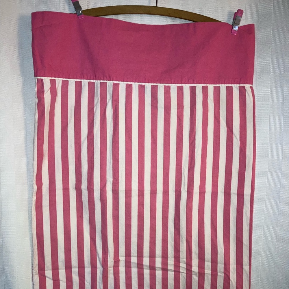 Pair of Pink/White Pillow Cases